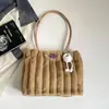 Bolsa Tote de Pelúcia Grande Capacidade Feminina 2026 Nova Elegante Versátil Para Aula Bolsa de Ombro Casual Bolsa de Pelo para o Trabalho