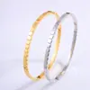 Pulsera de Titanio Irregular de Panal de Abeja Pulsera de Acero Inoxidable para Niñas Alto Sentido Moda Minimalista Combinación Perfecta Pulsera que No se Desvanece