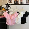 Doce e Apimentada Blusa Ombro a Ombro Decote Reto Manga Curta com Babados Verão Look Emagrecedor com Bojos Top Curto Elegante