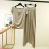 Conjunto de duas peças da moda casual feminina de verão: camiseta de modal com cadarço, gola redonda e manga curta e saia longa de cintura alta com cordão