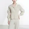 Abrigo de otoño estilo Miyake para mujer, de alta gama, corte holgado, adelgazante, cárdigan corto con cuello de solapa, top casual y versátil para mujer