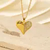 Collar de Corazón Hueco con Diamantes Completos Brillantes de la Suerte, Cadena Versátil Elegante para la Clavícula Finamente Elaborada con Baño de Oro de Lujo Ligero para Mujeres