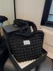 Bolso de mujer 2023 nuevo bolso de hombro de flor de burbuja moderno que combina con todo lindo bolso tote de otoño e invierno bolsos transfronterizos