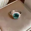Anillo Abierto Redondo de Circonita Cúbica Super Brillante Lujo Ligero Moda de Gama Alta Exquisito Diseño de Anillo para Dedo Sentido de Diseño Nicho Versátil Joyería para Mano