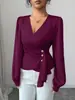 Moda Feminina Transfronteiriça Europeia e Americana 2026 Camiseta de Gola V Estilo Francês para Mulheres, Novo Estilo Primavera e Outono, Blusa Plissada de Manga Longa Madura e Elegante