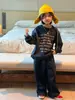 Conjunto Esportivo Infantil Estilo Coreano Outono 2026 com Estampa de Letras, Conjunto de Duas Peças com Moletom e Calça Jogger para Meninos e Meninas, Tendência