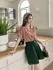 Camisa de Cuadros Rojos de Manga Corta Retro Estilo Hong Kong para Mujer Verano Nuevo Diseño Camisa de Nicho Top Dulce y Chic