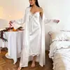 Conjunto de dos piezas de satén sexy estilo europeo para dormir, camisón largo de encaje con escote en V, puños de encaje y bata exterior