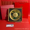 Prato Redondo com Caractere da Fortuna Pintura 3D Ornamento, Simbolizando Riqueza e Prosperidade, um Bom Começo para Vendas, Artesanato de Presente, Brindes de Reunião Anual de Negócios