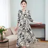 Vestido floral de manga comprida plus size para primavera e outono novo vestido feminino com cintura vestido floral peça externa