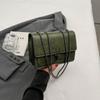 Saco pequeno retrô simples bolsa feminina 2024 popular nova cadeia de moda pequena saco quadrado all-match bolsa mensageiro de ombro