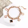 Moda Coreana Concha Branca Camada Dupla Grama da Sorte Pulseira de Aço Titânio Pulseira Clássica Versátil Presente de Dia dos Namorados Acessórios Pulseira