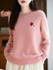 Top de punto versátil de cuello redondo 100% lana pura para mujer, capa base para otoño e invierno, nuevo suéter de punto con jacquard de cereza, cálido