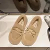 Nueva colección otoño e invierno 2026: Zapatos de felpa de algodón para mujer con diseño de lazo, suelas gruesas, cálidos y antideslizantes, con estampado de leopardo y estilo slip-on