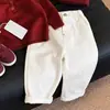 Conjunto de Otoño para Bebé Niño 2026 Nuevo Estilo Coreano Suéter Rojo con Capucha para Niñas Tejido Pantalones Rectos Casuales Modernos