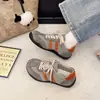 Tênis de treino alemães populares de nicho retrô para mulheres, novos sapatos casuais versáteis confortáveis de outono de 2026, sapatos da moda Forrest Gump