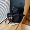Bolso Cesta Tipo Dumpling de Gamuza para Mujer 2026 Verano Nuevo Ligero para Viajes Cotidianos Casual Versátil Hombro Único Cruzado de Mano