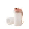 ¡Guau, esta botella de agua para estudiantes es de 350 ml, está diseñada para beber directamente, tiene tapa, es ligera, duradera, a prueba de fugas y linda, lo que la hace perfecta para llevar a la escuela.