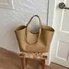 Bolso Tote de Piel de Vaca de Alta Gama para Mujer, Moda Francesa, Estilo Commuter, Diseño Único, Otoño/Invierno 2026