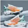 Zapatos Deportivos de Malla Voladora para Hombre 2025 Nuevo Estilo Coreano Zapatos para Correr de Estudiante Suela Suave Transpirables Modernos Zapatos de Hombre al Mayoreo