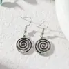 Pendientes Metálicos con Forma de Remolino Retro Europeos y Americanos Transfronterizos, Pendientes Simples Personalizados, Accesorios de Pendientes Modernos y Versátiles