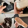Tênis de treino alemães para mulheres, estilo igual ao da Mãe Uva, que aumentam a altura, bico redondo, cadarços duplos, tênis esportivos casuais leves com estampa de leopardo, sapatos Forrest Gump