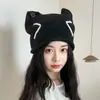 Chapéu de tricô feminino outono e inverno quente à prova de frio proteção para as orelhas chapéu pulôver laço mostra rosto pequeno chapéu touca de cabeça espessado gorro