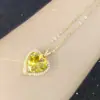 Diseño Clásico de Nicho Colgante de Amor en Forma de V para Mujer Chapado en Oro de 18 Quilates Polvo de Princesa Piedra Amarilla Mosan Colgante Elegante