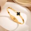 Pulsera de Acero Inoxidable Dorado con Trébol de Cuatro Hojas de la Suerte Temperamento Combinable Diseño Hueco Pulsera de Titanio Pulsera con Apertura de Resorte