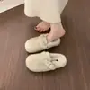 Chinelos peludos brancos para mulheres, estilo outono e inverno 2026, de calçar, bico fechado, design de meia-chinelo, chinelos de algodão quentes e forrados com fleece