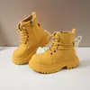 Botas Chelsea Britânicas Infantis 2026 Outono e Inverno Novas Botas Curtas Amarelo Melard com Sola Grossa Botas de Couro para Meninos