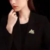 Broche Año del Caballo, Pin de Solapa de Lujo de Gama Alta para Mujer, Elegante Accesorio de Broche de Caballo del Zodiaco
