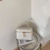 Bolsa de Maquillaje con Cadena de Patrón de Diamantes Rosas para Mujer, Lindo Colgante de Peluche de Hello Kitty, Bolso Cruzado de un Solo Hombro, Moderno y Portátil