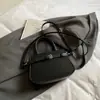 Bolso Pequeño Cuadrado de Lujo Ligero de Gama Alta Retro de Nicho de Moda para Mujer 2025 Nuevo Modelo Alta Estética Simple Casual Bolso de Hombro Cruzado