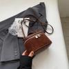 Bolsa Fosca Retrô 2025 Nova Exquisita Mini Versátil Feminina Transversal Super Popular Maleta Caixa Pequena Quadrada