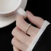 Anel Empilhado Gympani Feminino Leve Luxo Nicho Exquisito Fashionável Distintivo Anel de Dedo Simples Estilo Frio para Verão