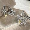 Brincos de estrela de borboleta incrustados de diamantes requintados e pequenos sem furos para orelhas, clipe de osso de orelha, moda leve, luxo, design moderno, brincos sensuais para mulheres