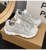 Zapatos casuales deportivos de moda para mujer más vendidos 2026 nueva moda de verano versátiles zapatos tipo dad zapatillas de malla transpirable