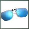 Las gafas de sol polarizadas con clip se pueden usar sobre las gafas graduadas, son adecuadas para que los hombres las usen de día y de noche, específicamente para conducir, pescar y visión nocturna.