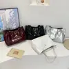 Bolso tote grande nuevo para mujer, diseño de nicho, sensación de alta gama, popular bolso de hombro rojo