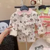 Conjunto de Ropa para el Hogar Antibacteriano 10A Otoño/Invierno 2026 Nuevo de Lana y Seda para Hombres, Mujeres y Niños, con Estampados de Dibujos Animados y un Diseño de Cuello de Solapa