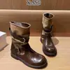Botas retro de cuero genuino con hebilla y detalles plisados, botas de montar de tacón grueso para mujer que estilizan la pantorrilla, botas estilo Martin para mujer, botines