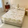 Sábana bajera ajustada de algodón con estampado cepillado engrosado, protector de colchón de cobertura total, banda elástica de alta elasticidad, funda de cama antideslizante