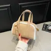 Bolsa de Mão Fashion Estilo Coreano Bolsa Almofada Fosca Retrô 2025 Novo Estilo de Inverno Bolsa de Ombro Transversal de Pelo de Cordeiro