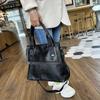 Bolso Sencillo Adornado con Pedrería Estilo Europeo 2026 Nuevo Bolso Elegante para Mujer Estilo Europeo y Americano Bolso de Hombro de Cuero Suave de Gran Capacidad