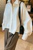Csm Saiu para Grandes Quantidades Camisa Branca Assimétrica para Mulheres com Design Discreto Estilo Coreano Camisa de Sal Mangas Longas
