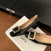 Sapatos de pele de carneiro com salto grosso e fivela quadrada, sapatos de casamento modernos de verniz com salto médio, bico quadrado, rasos, confortáveis e elegantes, sapatos versáteis para o trabalho
