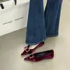 Sapatilhas Chuyuji de bico fino estilo francês para mulheres, camurça preta com fivela, sapatos baixos versáteis de corte baixo, sapatos para o trabalho, sapatos para todas as ocasiões
