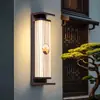 Nueva lámpara de pared vintage impermeable para exteriores alimentada por energía solar estilo chino para patio de villa, balcón, entrada, terraza y iluminación de pared exterior
