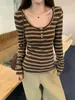 Camiseta de manga larga a rayas de color contrastante estilo chica picante para mujer, otoño, petite, corta, top básico retro chic